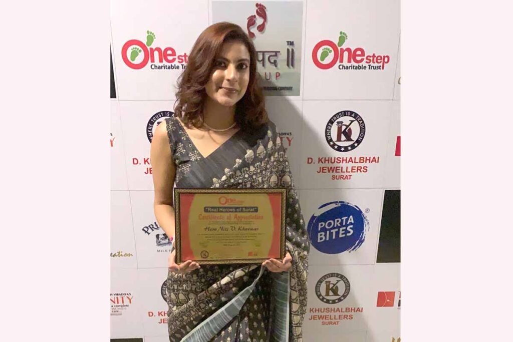 Niti Vakharia Kharwar from Nits saloon was honoured by One Step Charitable Trust as “Real Heroes of Surat”
